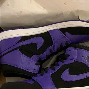 Air Jordan 1 mid